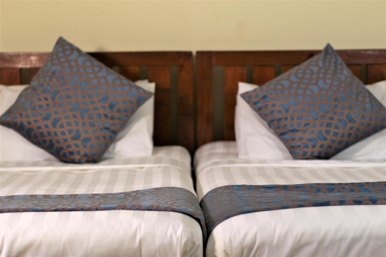 Chamiachi Hotel & Apartments Бамбури Екстериор снимка
