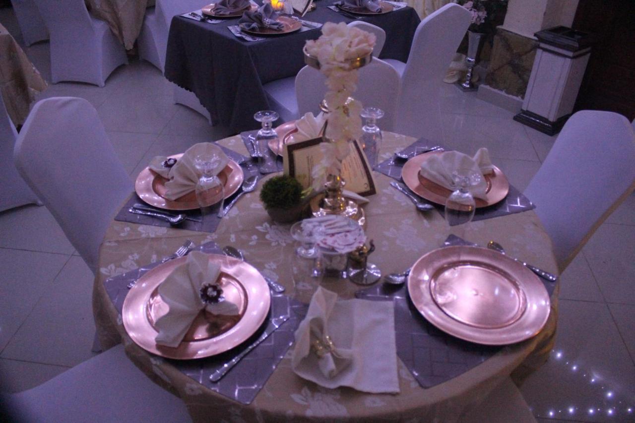 Chamiachi Hotel & Apartments Бамбури Екстериор снимка