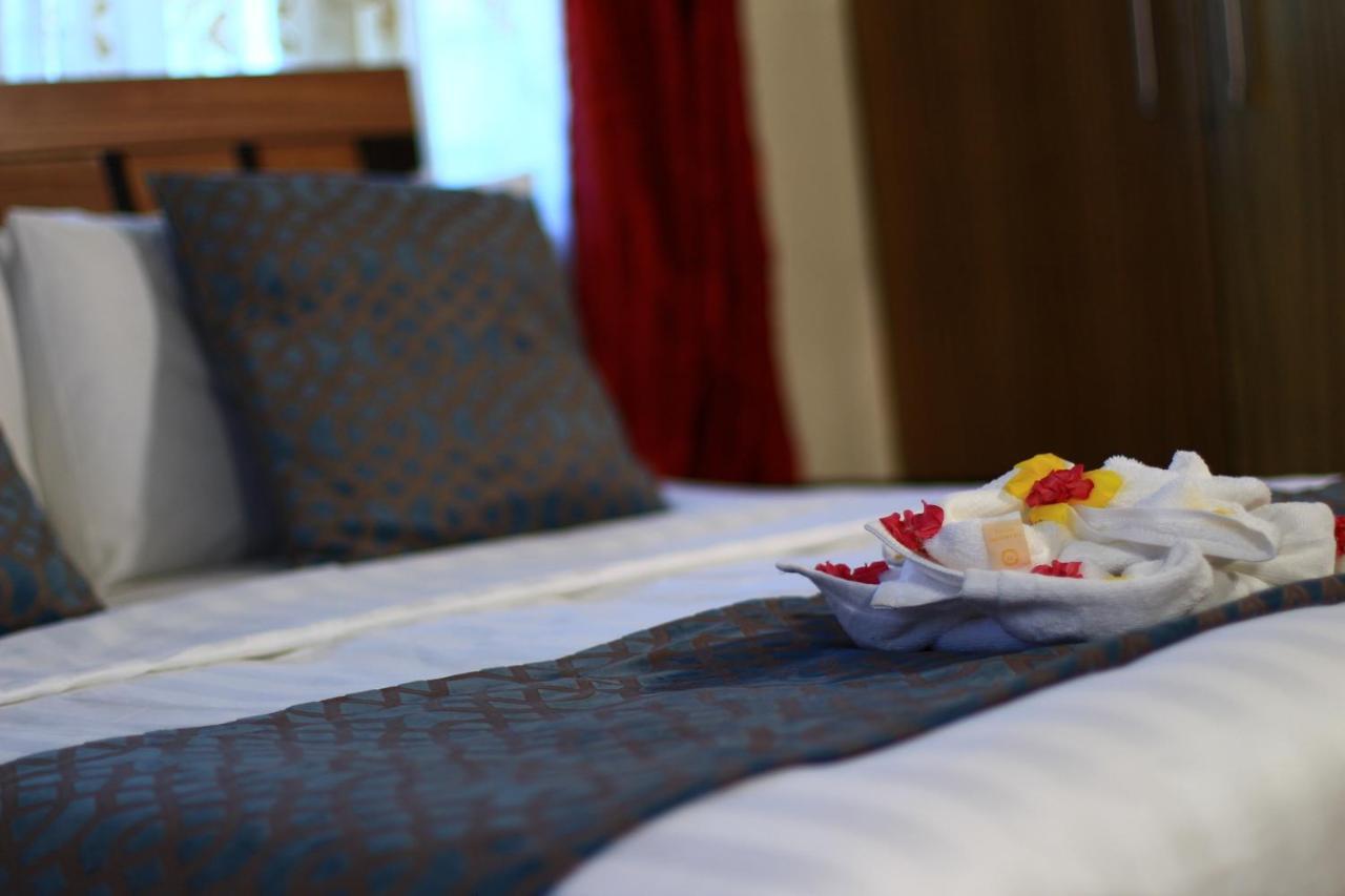 Chamiachi Hotel & Apartments Бамбури Екстериор снимка